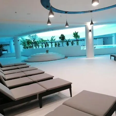 Hanza Tower Sunny 24 Spa & Jacussi & Pool