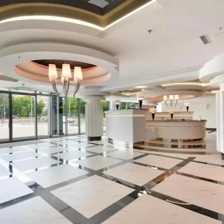 Hanza Tower Sunny 24 & Jacussi & Pool דירה